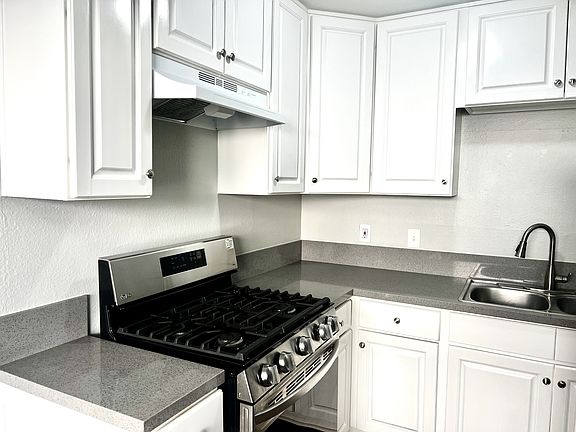 2nd image of 121 Madison Ave #1