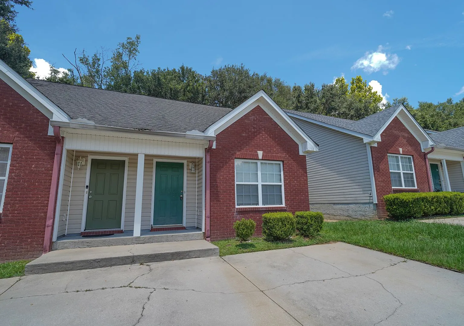 Spacious 3BR/3BA Duplex in Convenient Tallahassee Location — Photo 1