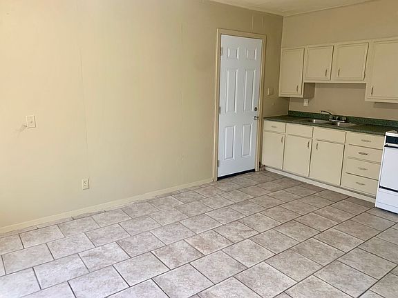 4th image of 1436 S Louisiana St