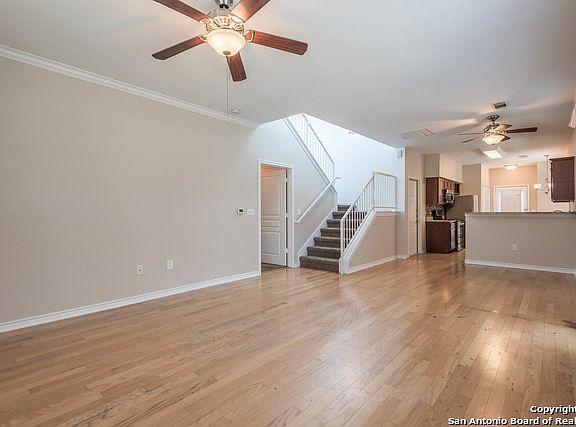 4th image of 502 Refugio St