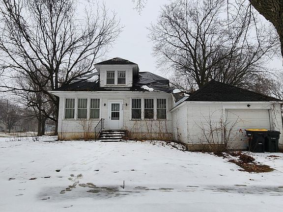 2nd image of 509 Main St S