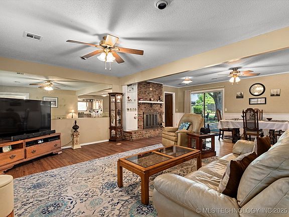 5th image of 708 Crown Dr