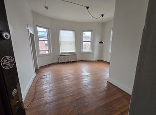 15 W Madison St APT 3R, Baltimore, MD 21201