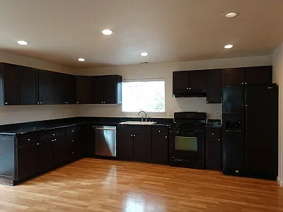 1407 N Cherry St — Photo 3