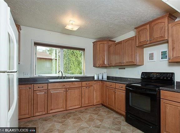 4th image of 4730 Princeton Dr