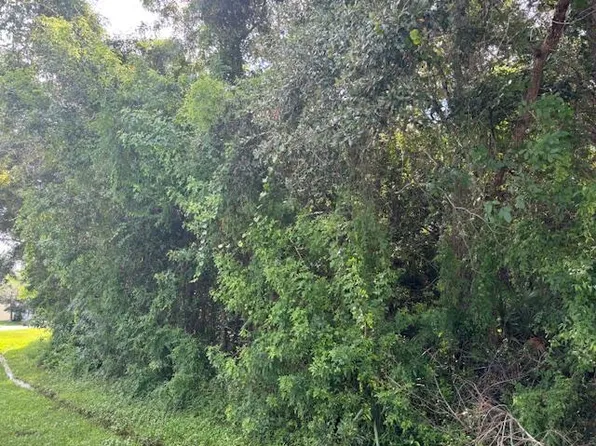 1922 SE Mandrake Circle, Port St Lucie, FL 34952