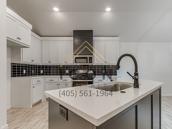 5th image of 5001 SE 86th St