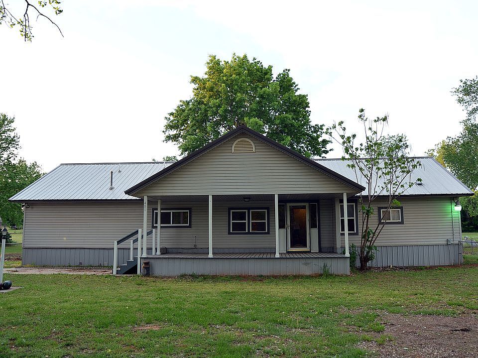 1st image of 401 Cottonwood Ln