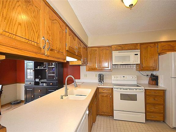 3rd image of 2821 Chatelain Ct APT A