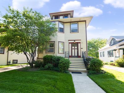 627 N Humphrey Ave, Oak Park, IL, 60302