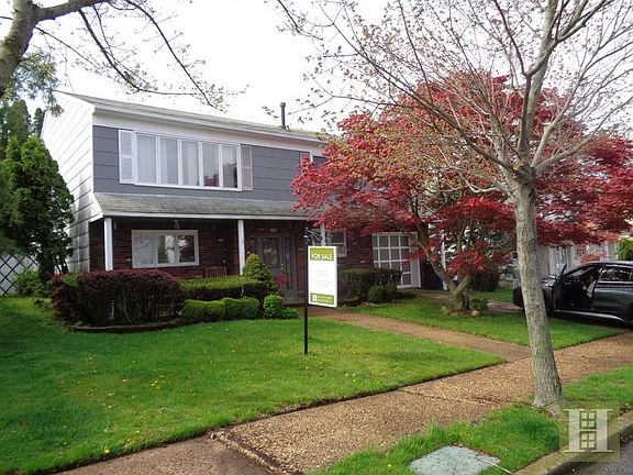 3rd image of 104 Norwalk Ave