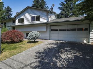 16105 NE Multnomah St, Portland, OR 97230