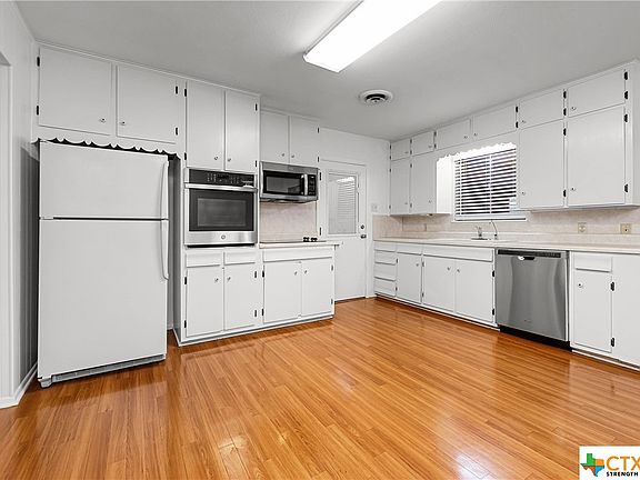 4th image of 1364 Rivercrest Dr