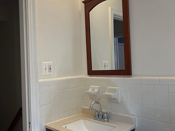 5th image of 1201 S Barton St Unit 150