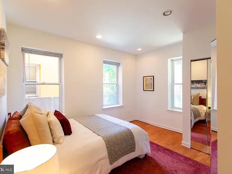 1921 Poplar St #1 — Photo 9