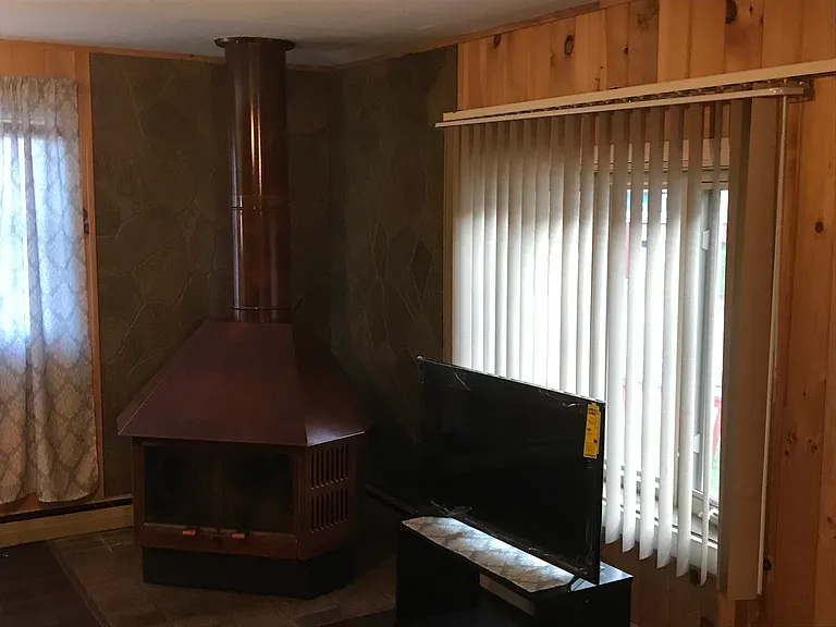 255 Bates St — Photo 11