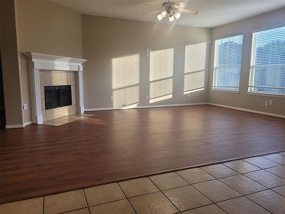 4th image of 2208 Signal Hill Dr