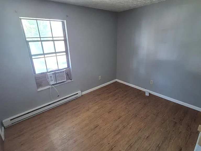 105 Williams St — Photo 7