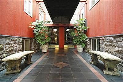 Lobby between the security and front door to the building