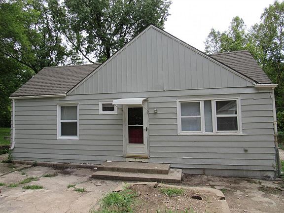 4th image of 8656 E 27th St