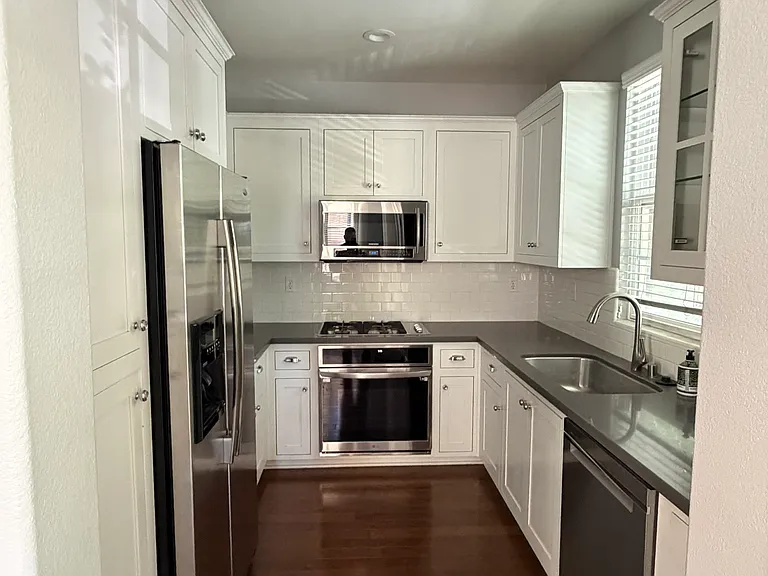 1179 Campbell Ave — Photo 12