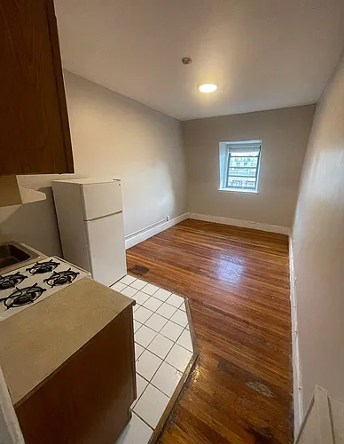 183 Beacon St #5R Photo 1