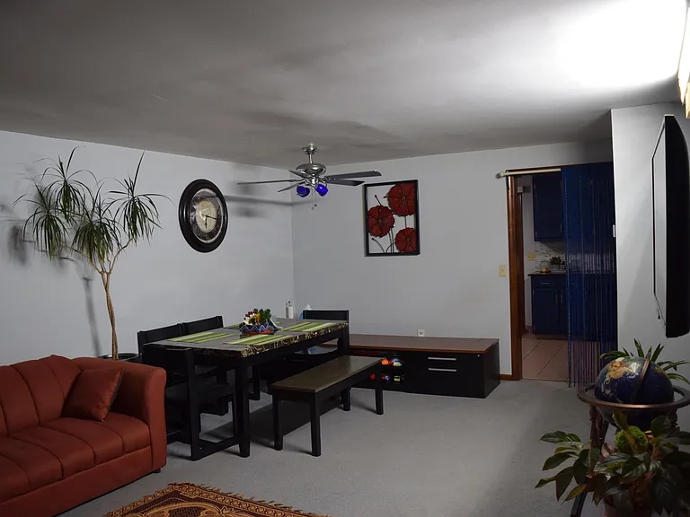 8 Saint Marc Cir #P — Photo 2