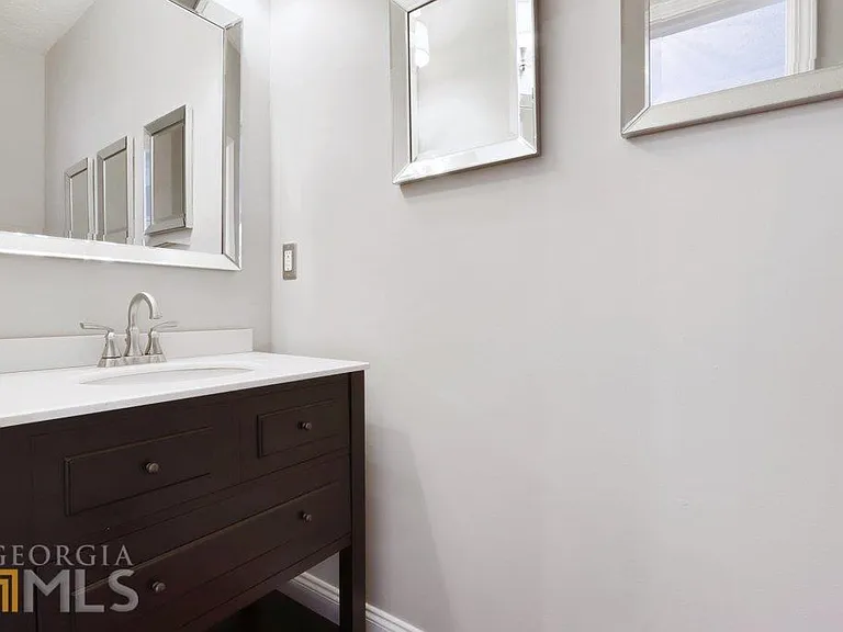 512 Blossom Way — Photo 24