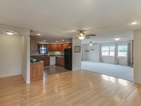 5th image of 454 Snow Rd
