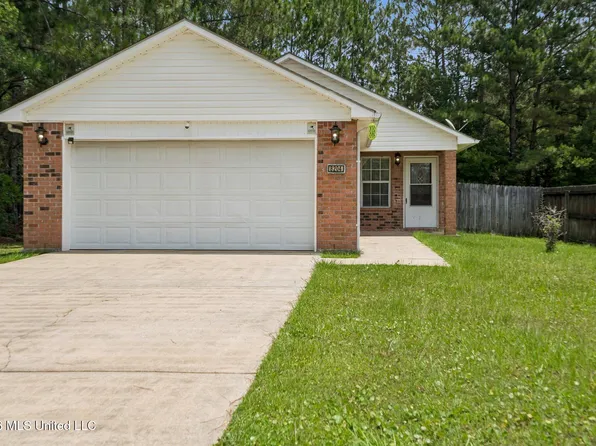 8204 Exchange St, Gautier, MS 39553