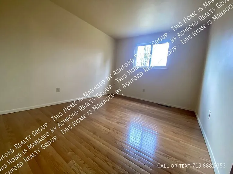 4262 N Hammock Dr — Photo 2