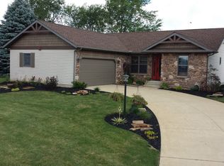 1874 E Springfield Dr, Warsaw, IN 46582