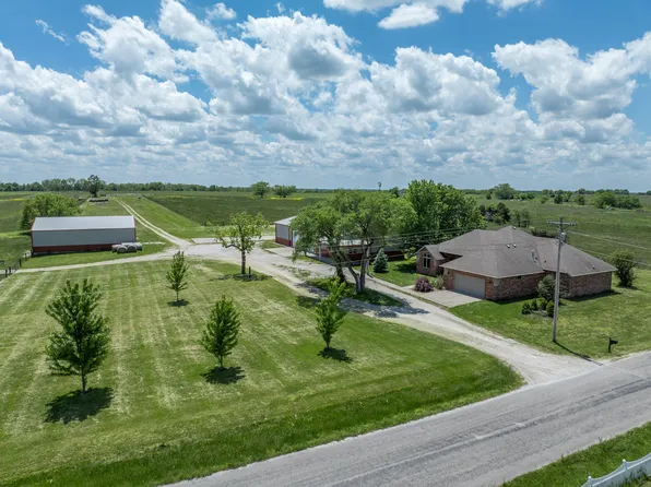 1556 E 490th Road, Bolivar, MO 65613