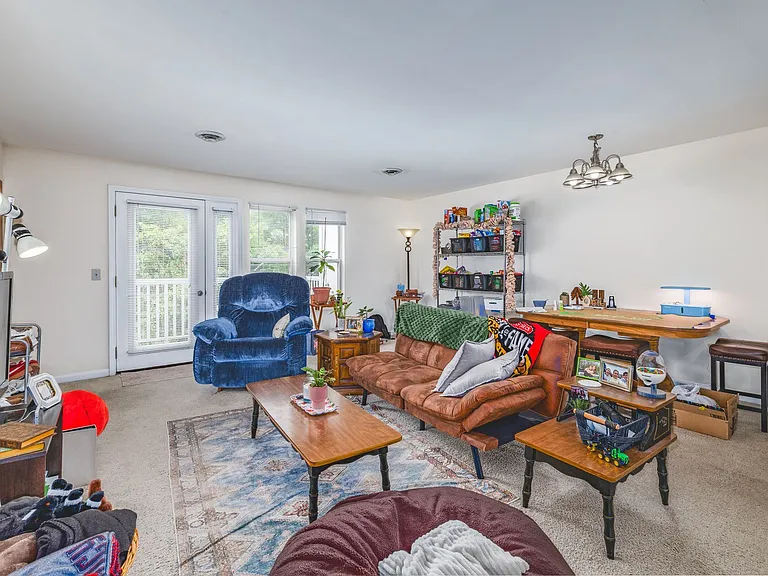 Walk to UC & UC Medical | 1BR/2BR Apartments — Photo 18