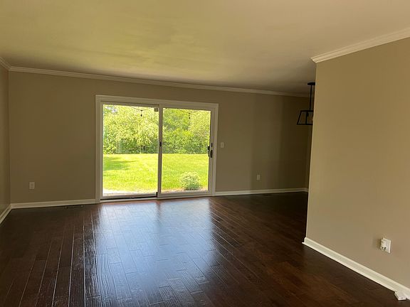 2nd image of 43970 N Umberland Cir