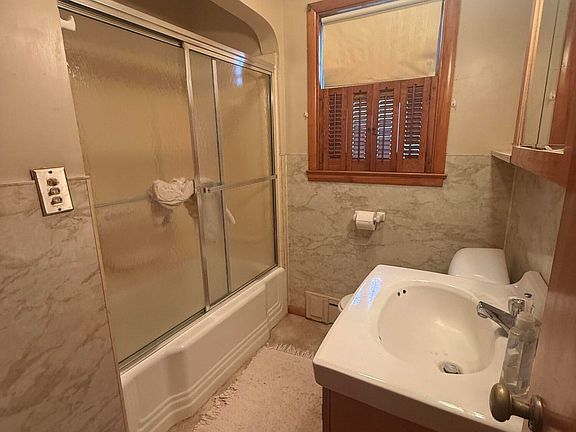 5th image of 509 S 1st St