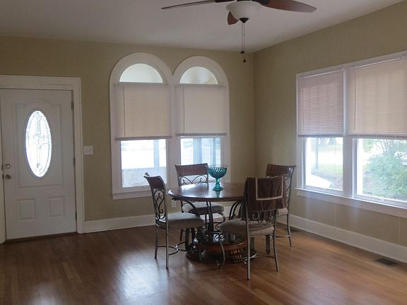Part of the living room, 9ft ceiling 