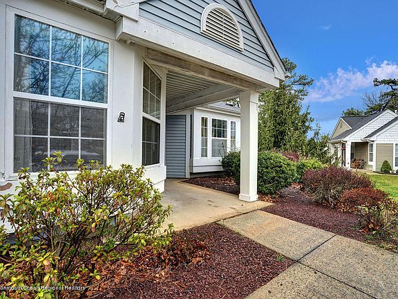 4th image of 1226B Thornbury Ln