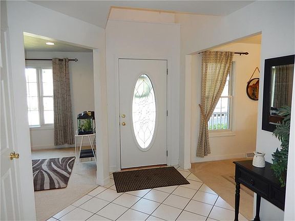 3rd image of 108 Edgewood Dr