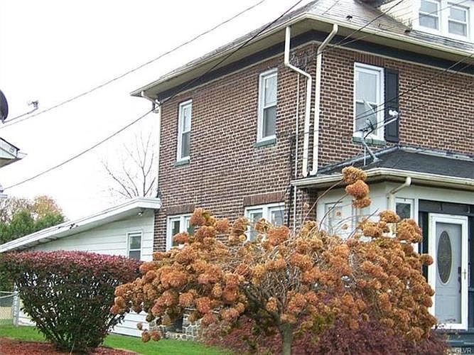 2nd image of 718 Folk St