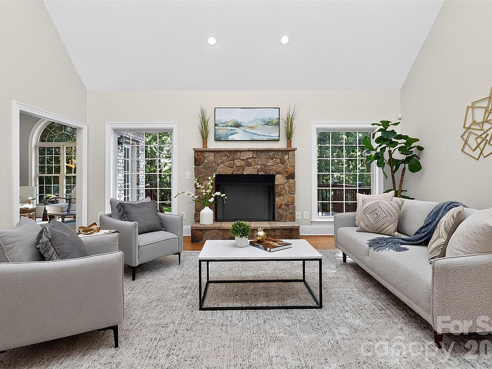 1st image of 4817 Pimlico Ln