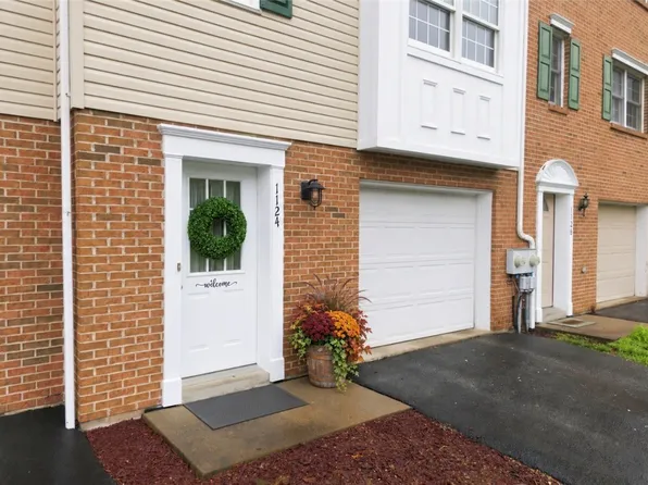 1124 Cranston Dr, Greensburg, PA 15601
