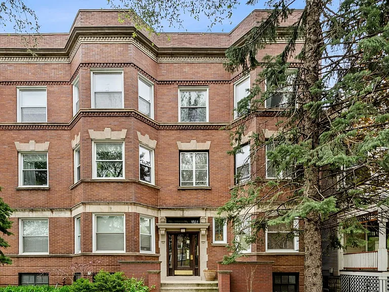 4515 N Ashland Ave — Photo 1