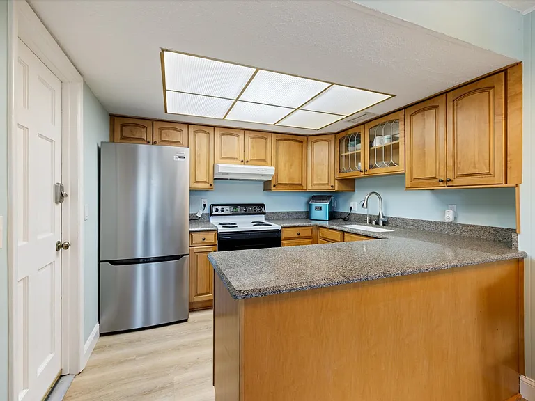 400 Base Ave E #226 — Photo 2