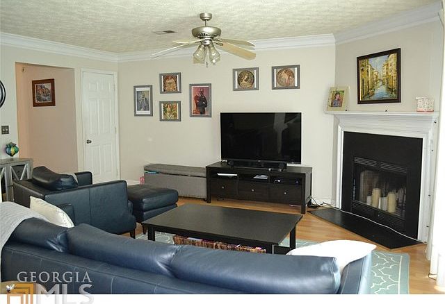 2nd image of 6605 Meadow Green Cir