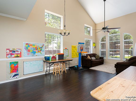 5th image of 5870 Creekway