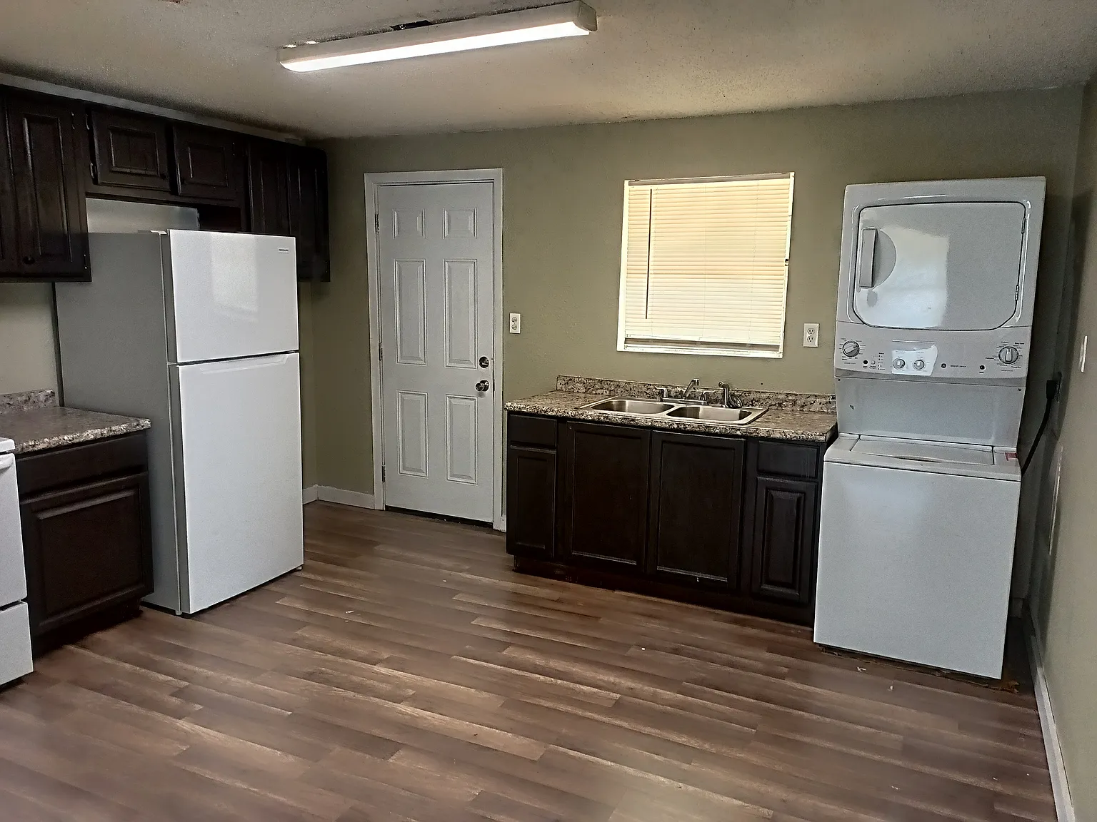 2 bed, 768 sqft, $700 — Photo 4
