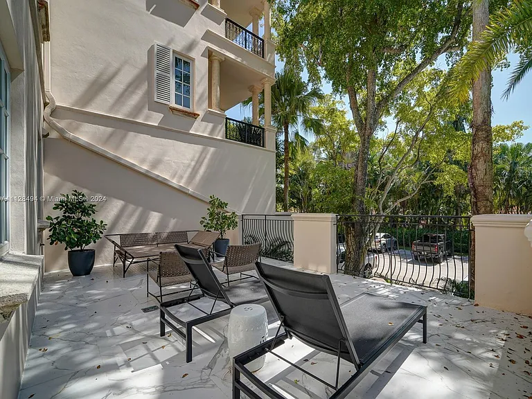 19117 Fisher Island Dr #19117 — Photo 21
