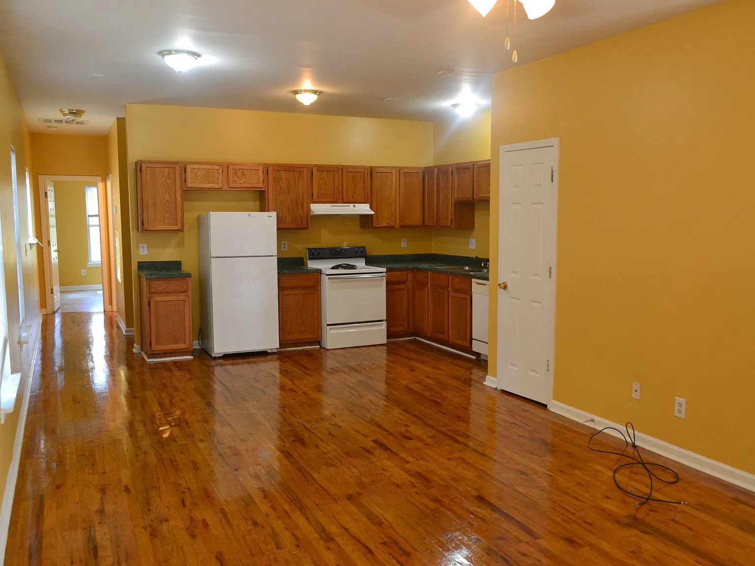 4 bed, 1410 sqft, $3,000 — Photo 4