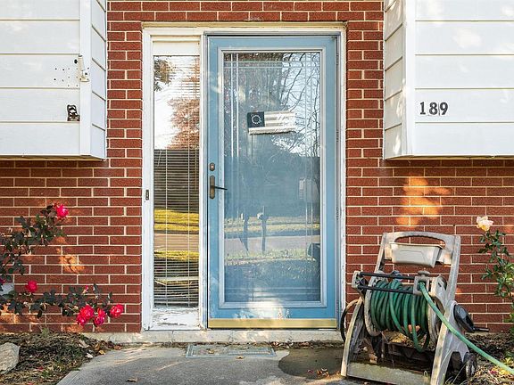 3rd image of 189 Jodie Ln